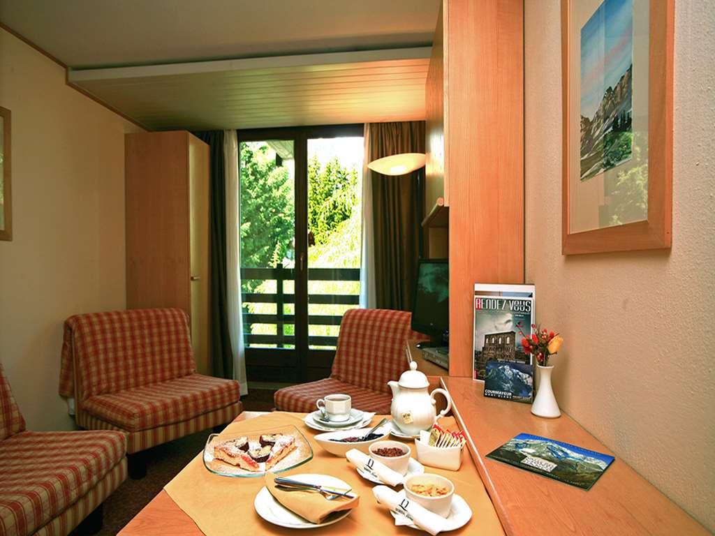 Hotel Les Jumeaux Courmayeur Room photo