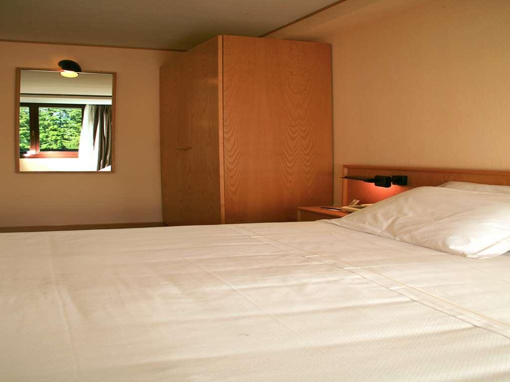 Hotel Les Jumeaux Courmayeur Room photo