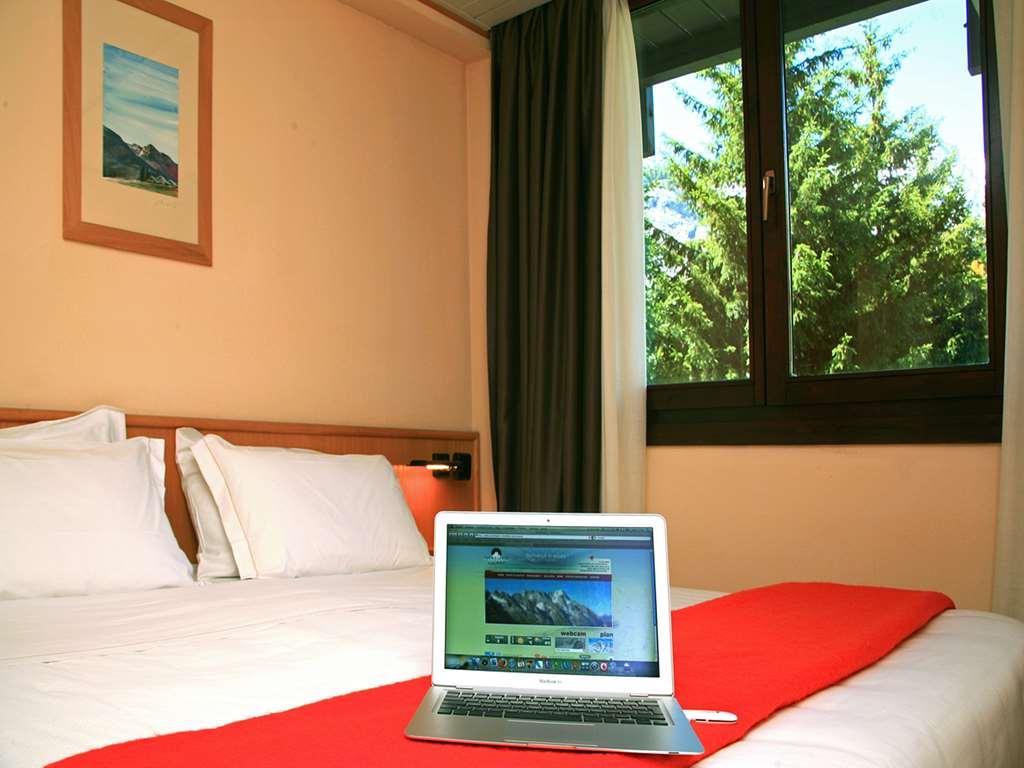 Hotel Les Jumeaux Courmayeur Room photo