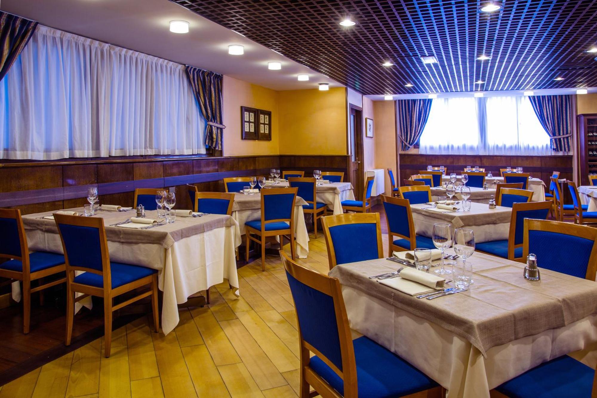 Hotel Les Jumeaux Courmayeur Exterior photo