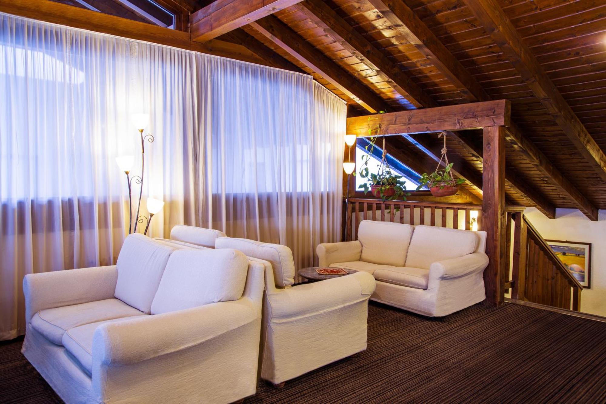 Hotel Les Jumeaux Courmayeur Exterior photo