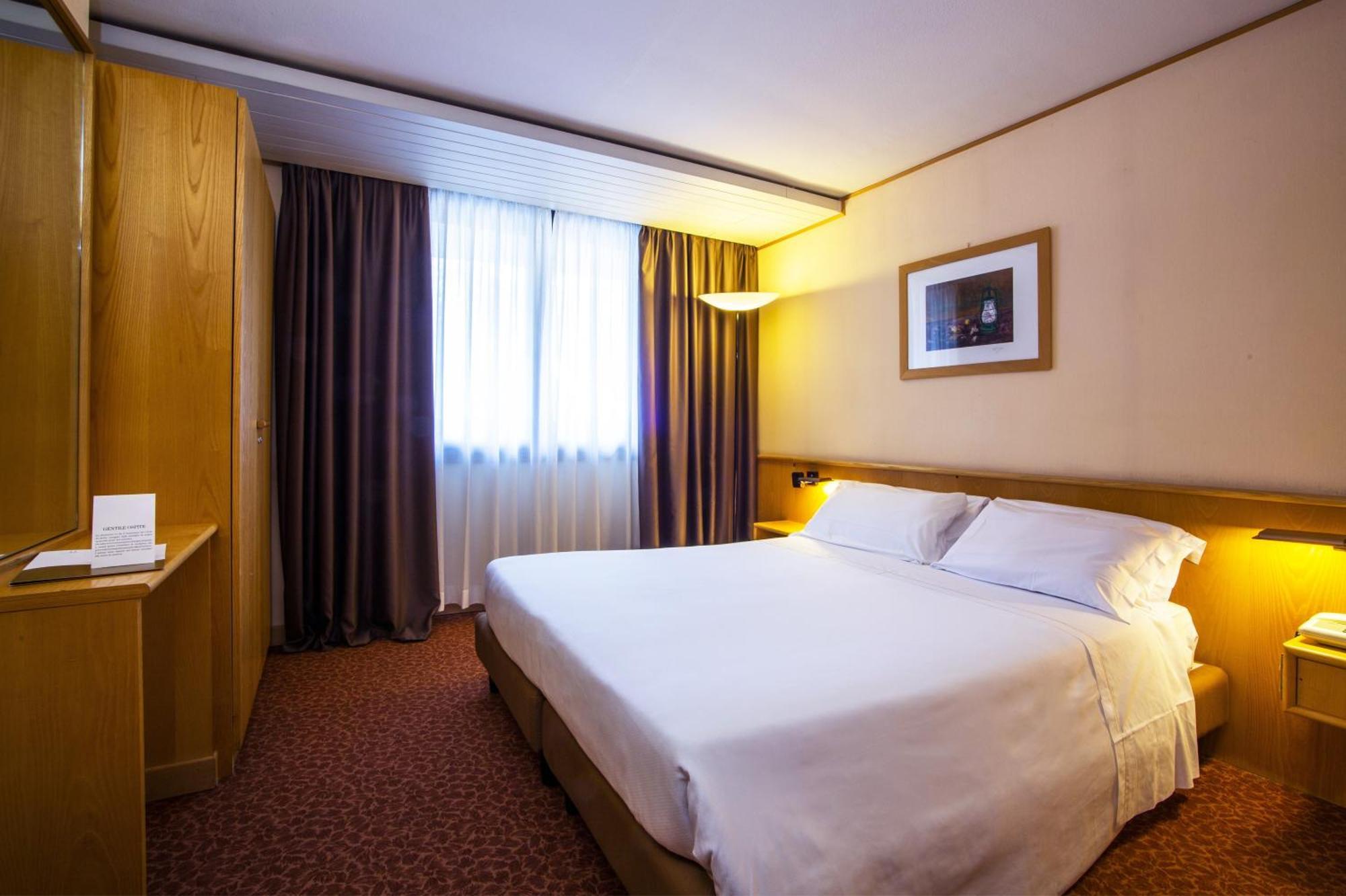 Hotel Les Jumeaux Courmayeur Exterior photo