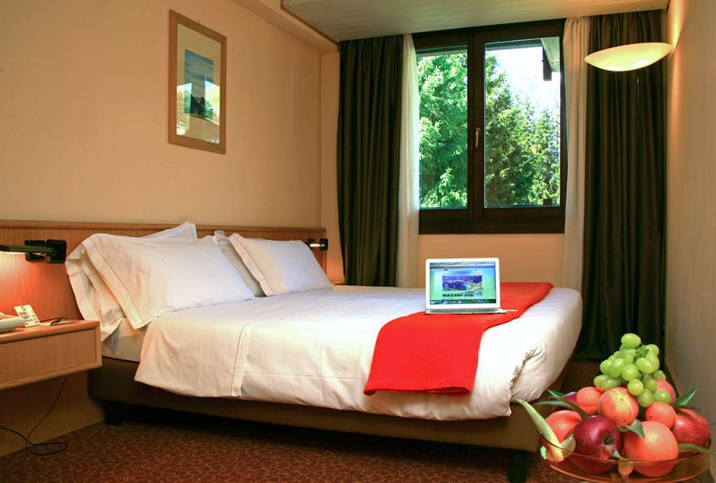 Hotel Les Jumeaux Courmayeur Room photo